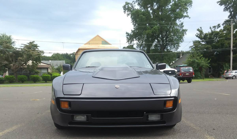 Illustration for article titled At $9,500, Might This Small Block-Powered 1983 Porsche 944 Really Be a Big Deal?